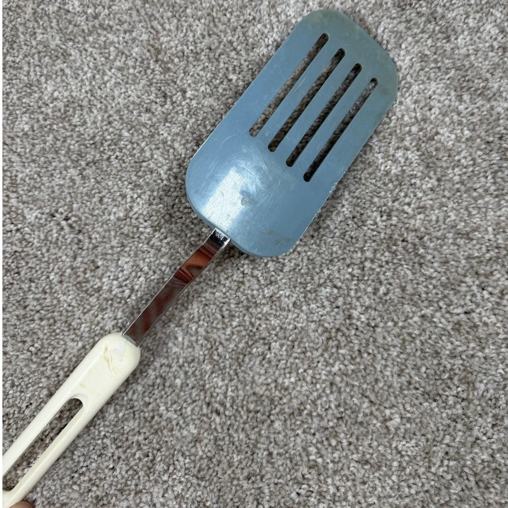 Vintage Bonny USA Slotted Spatula Blue Nylon Turner Cream Handle Retro Kitchen